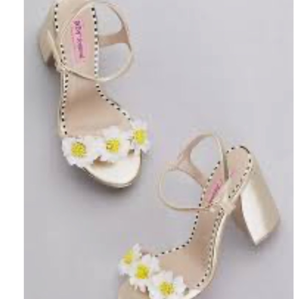 Betsey Johnson Arden Gold Floral Sandals | Heels | Size 8